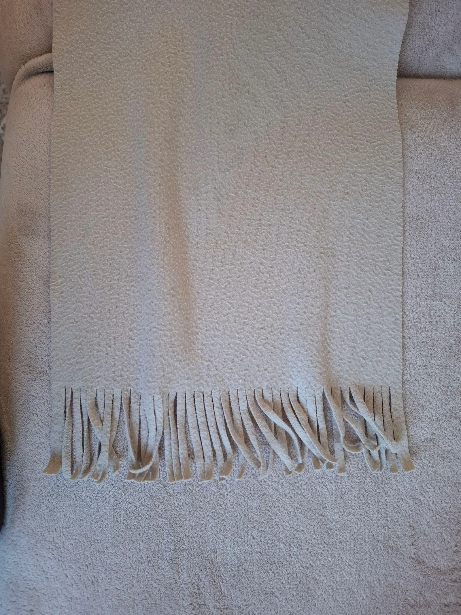 Echarpe simple colis rapide soigné propre